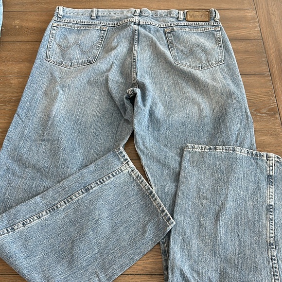Wrangler rugged wear jeans size 40x34 - Picture 5 of 6
